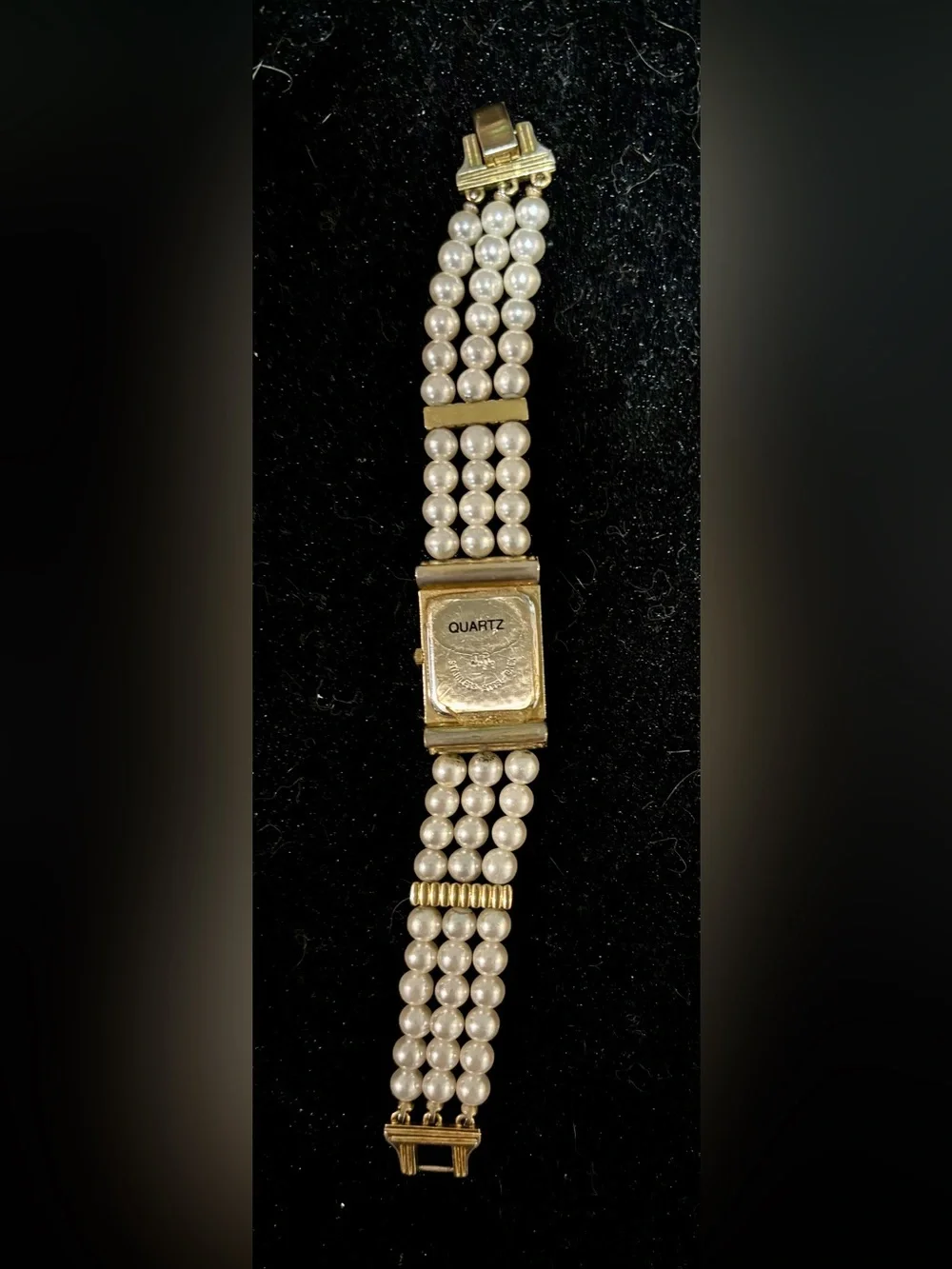 Joan Rivers Pearl-Strand Gold Tone Women's Watch *cracked crystal *
